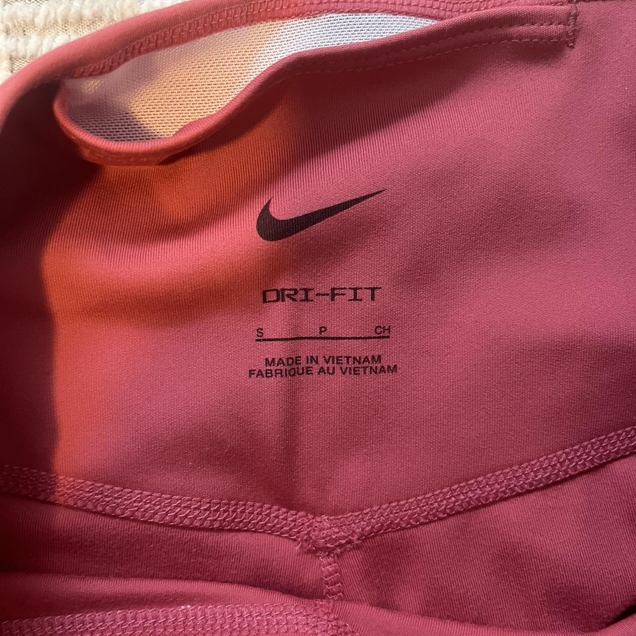 Nike dri fit gym leggings with pink tick Size S - Depop