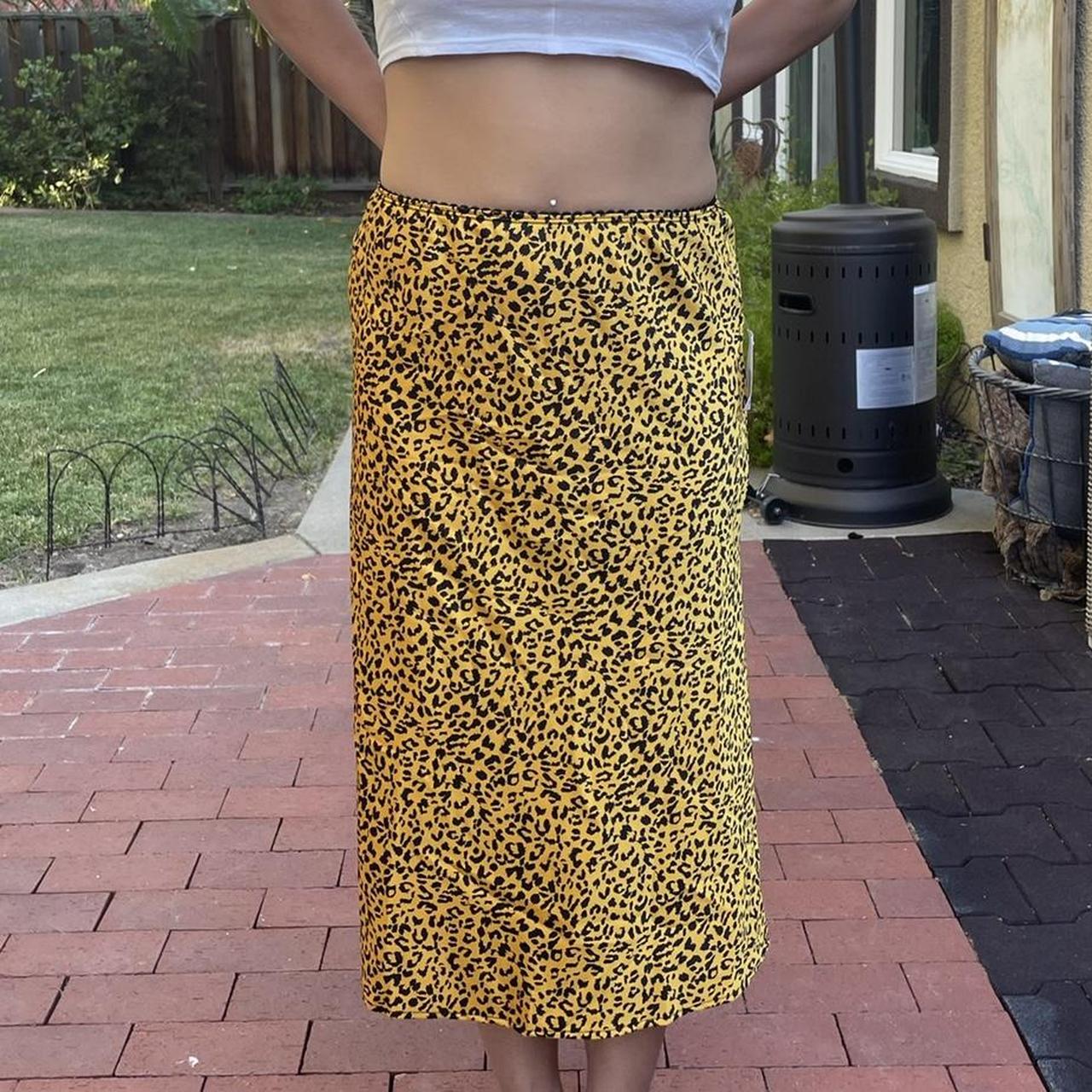 NORDSTROM SILK LEOPARD PRINT MIDI SKIRT size small