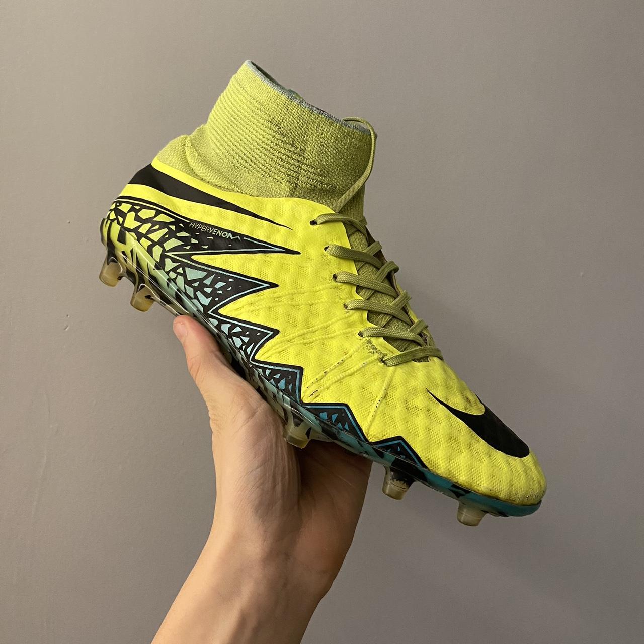 Nike hypervenom hot sale 2 volt