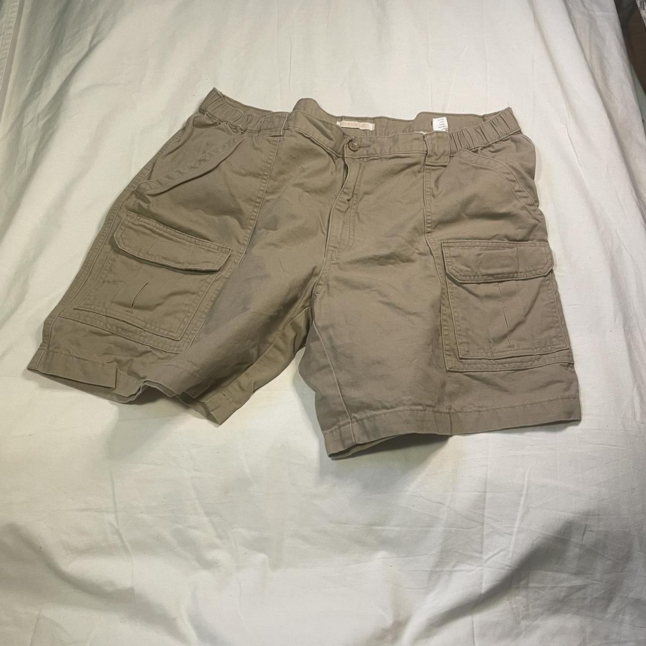 thrifted, size 40 khaki cargo shorts, SAVANE brand - Depop