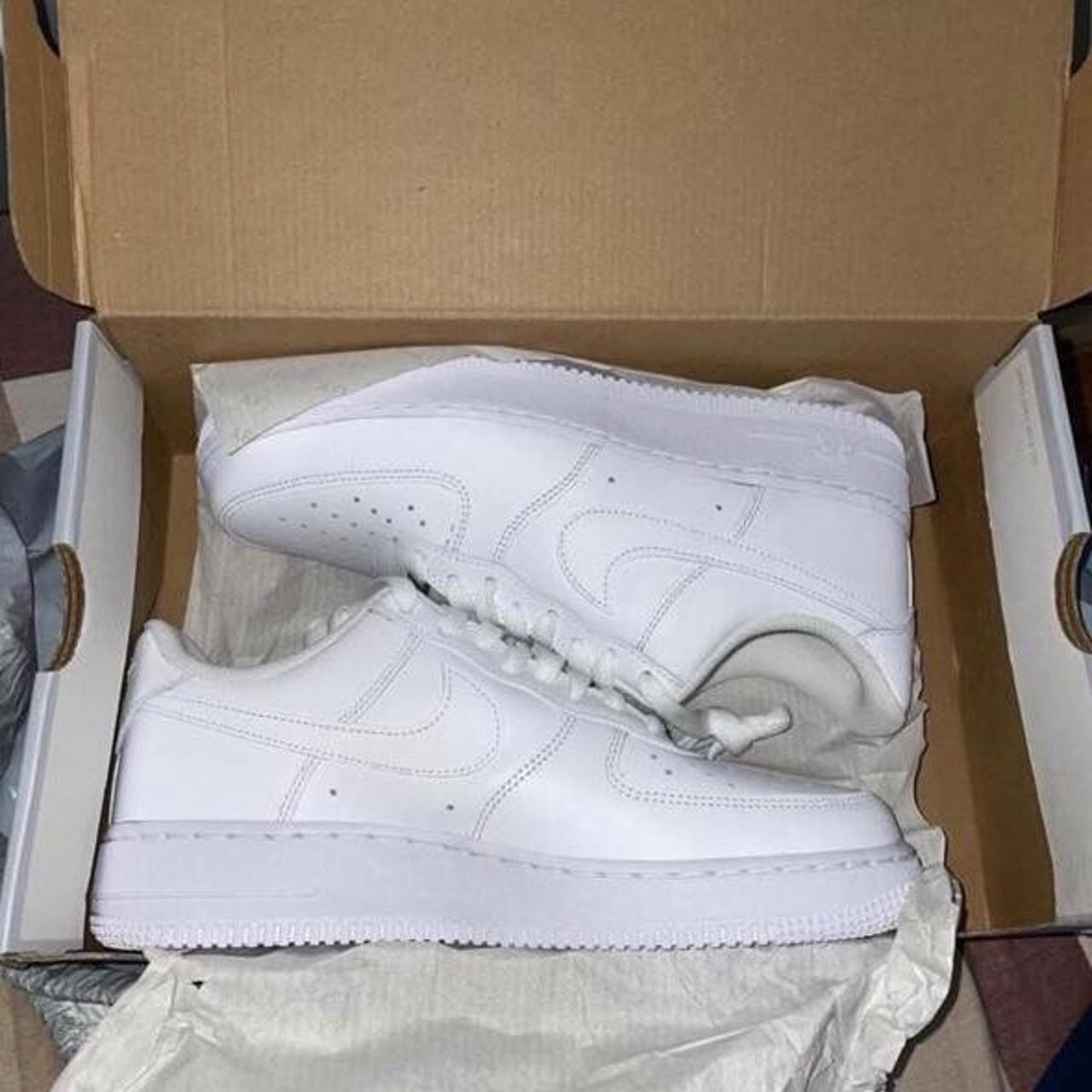 Nike Men's White Trainers | Depop