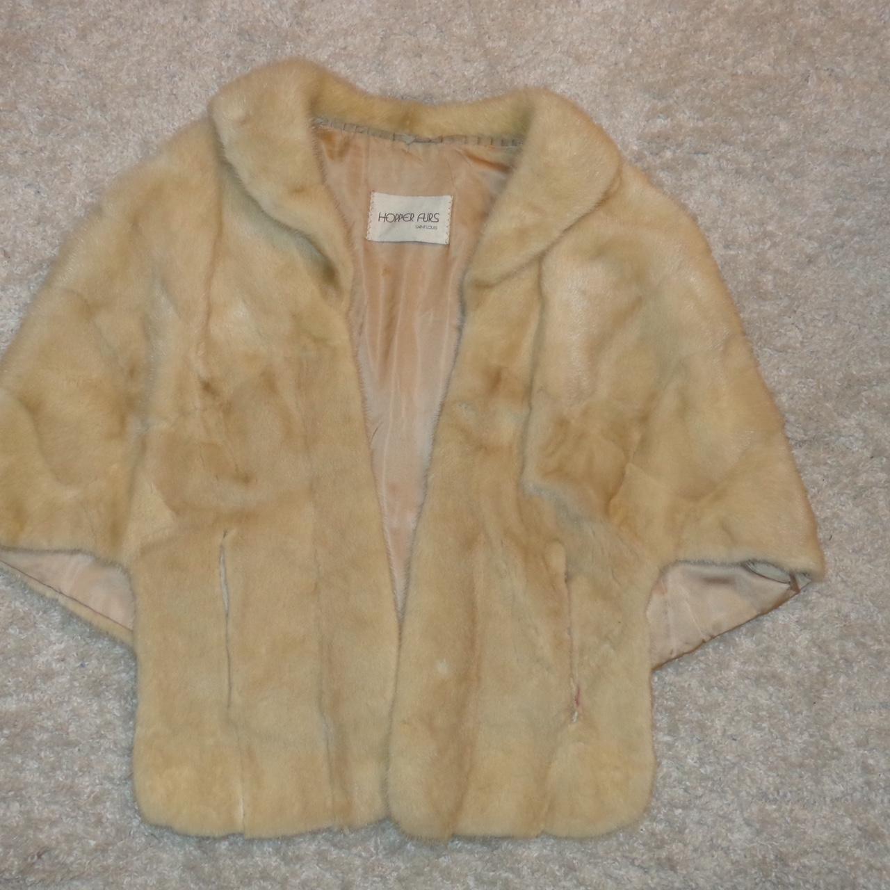 item listed by pinkthriftgod