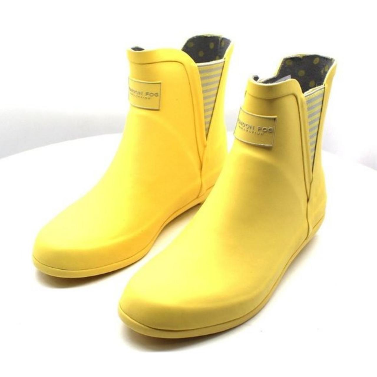 London Fog Women's Yellow Boots (3)