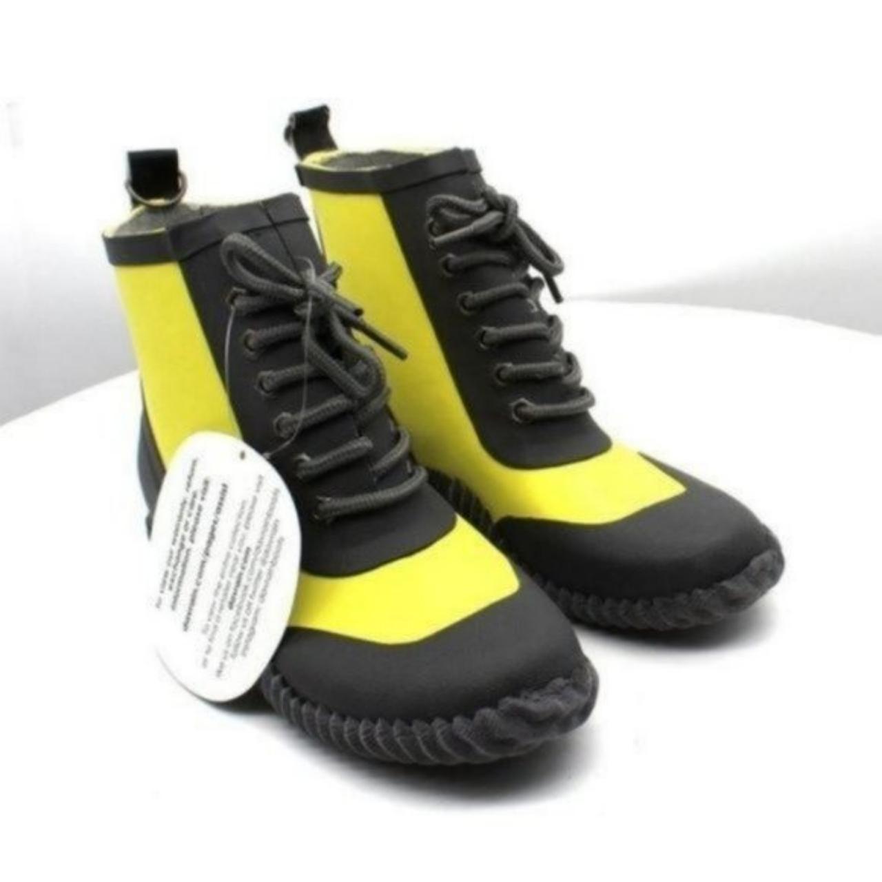Däv Women's Yellow and Black Boots (2)