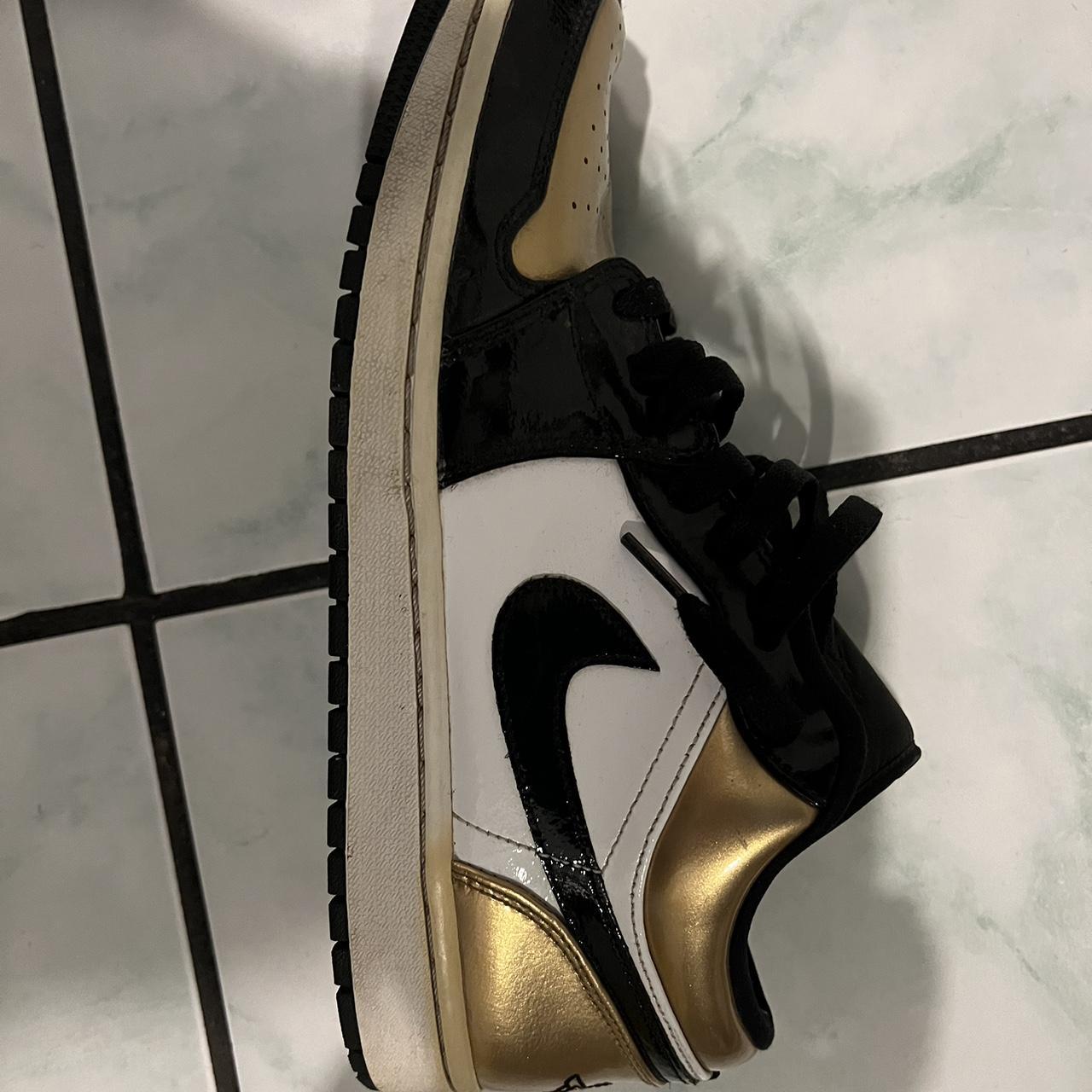 Nike Men's Gold Trainers | Depop