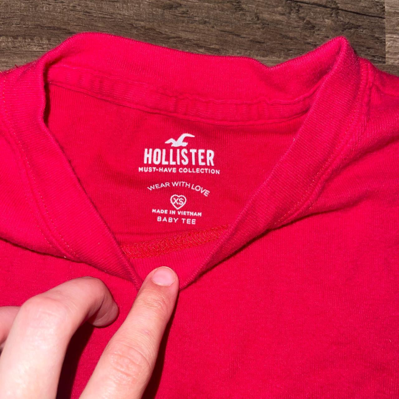 🐉 Red Hollister crewneck crop baby tee with ruffle - Depop