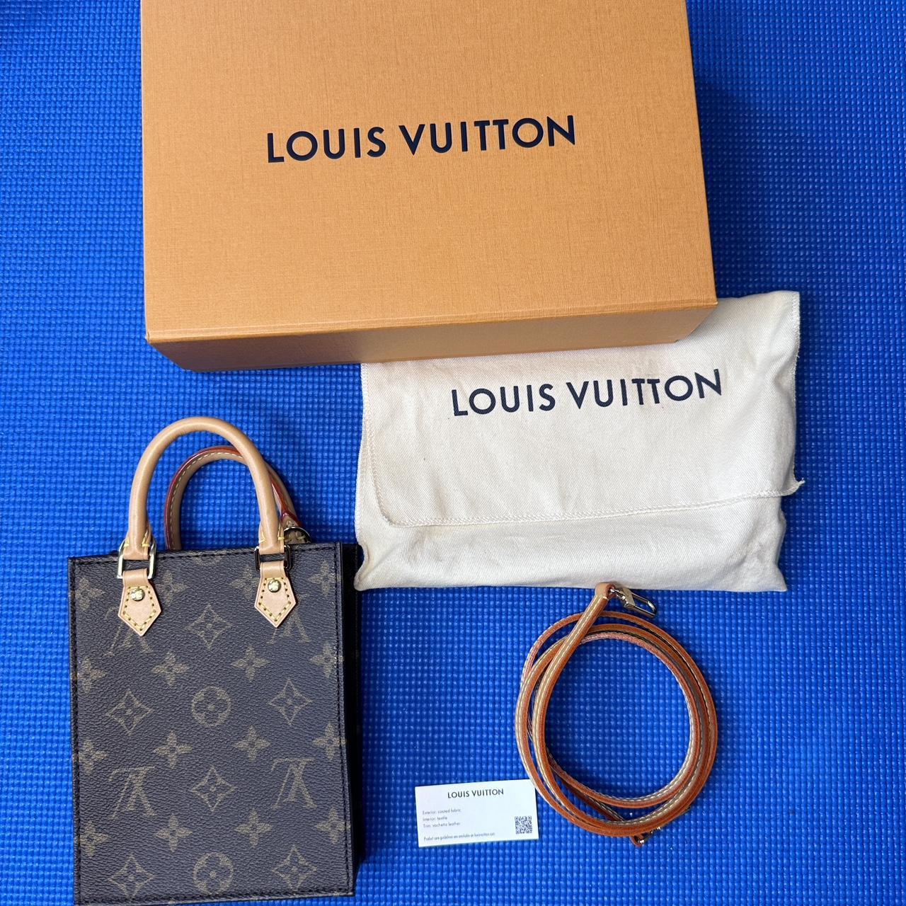 Louis Vuitton Petit sac plat (M81295, M69442)
