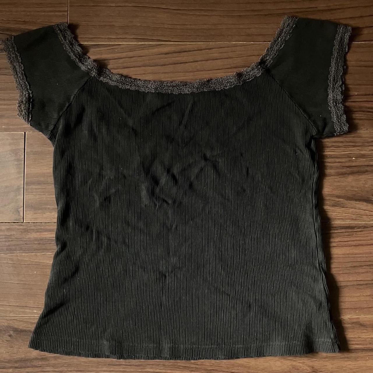✧ Rare Brandy Melville Eden Lace Top in Black like Gothic/emo, Women's  Fashion, Tops, Shirts on Carousell