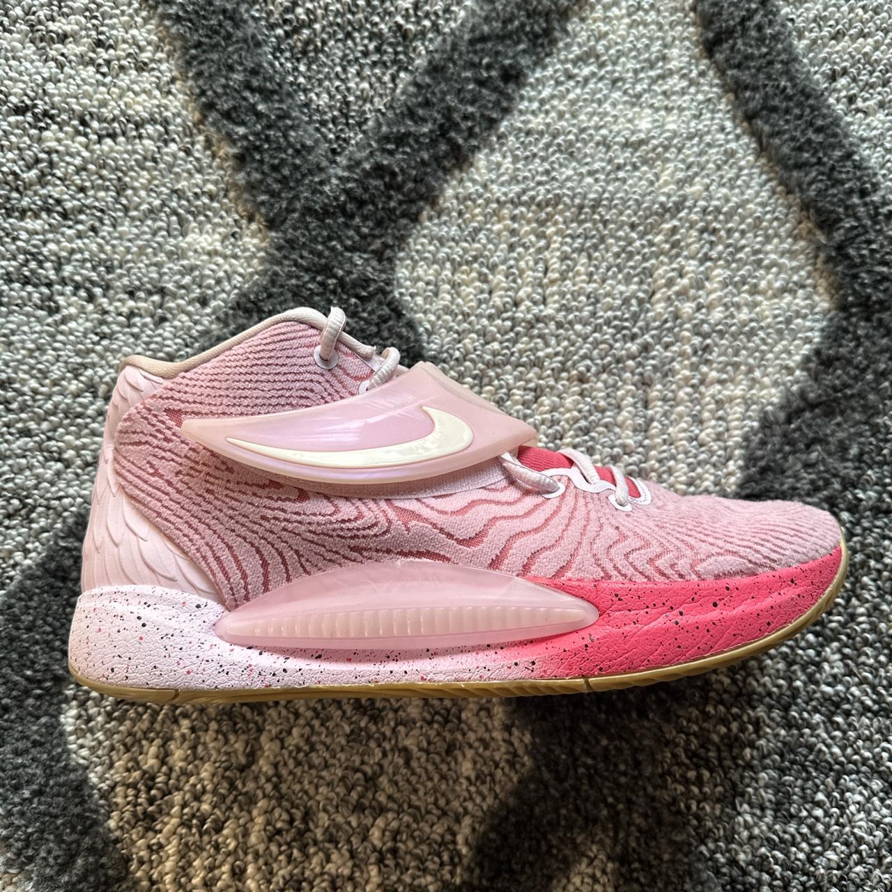 KD 14 AUNT PEARL SIZE 10.5 MENS WORN THREE TIMES NO... Depop