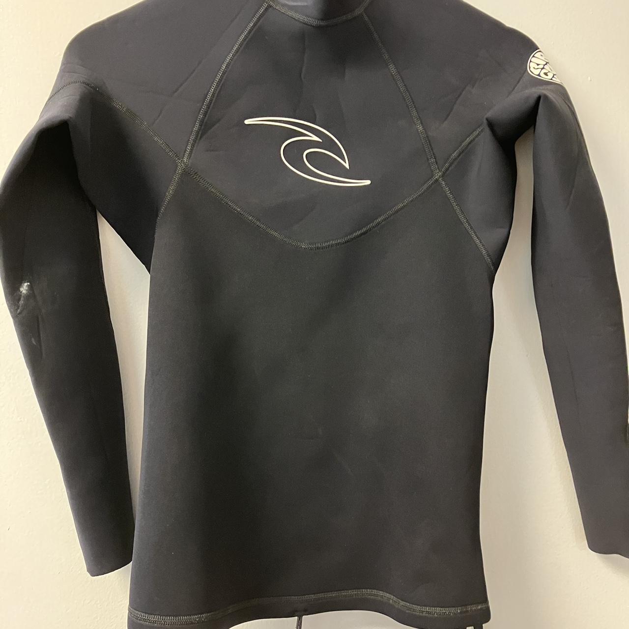 Ripcurl wetsuit top. Gromsize. Stay warm in the water! Depop