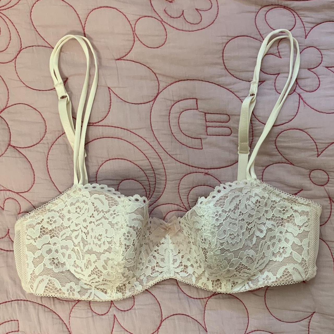 bright red cut out lace bra with diamond+bow accent - Depop