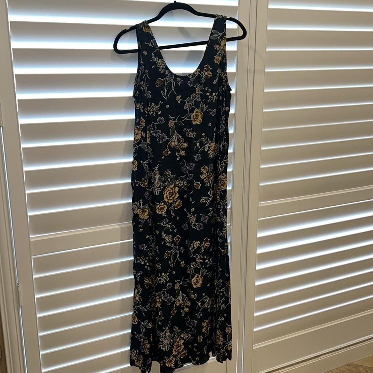 NWT express vintage dress size 3/4 long floral.... - Depop