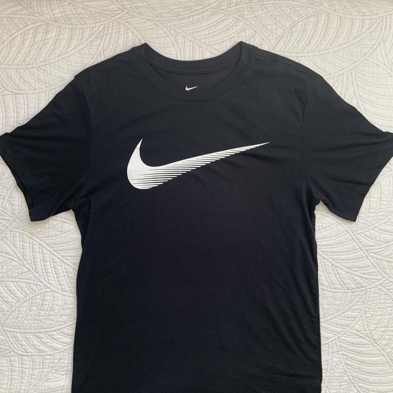 mens nike black shirt