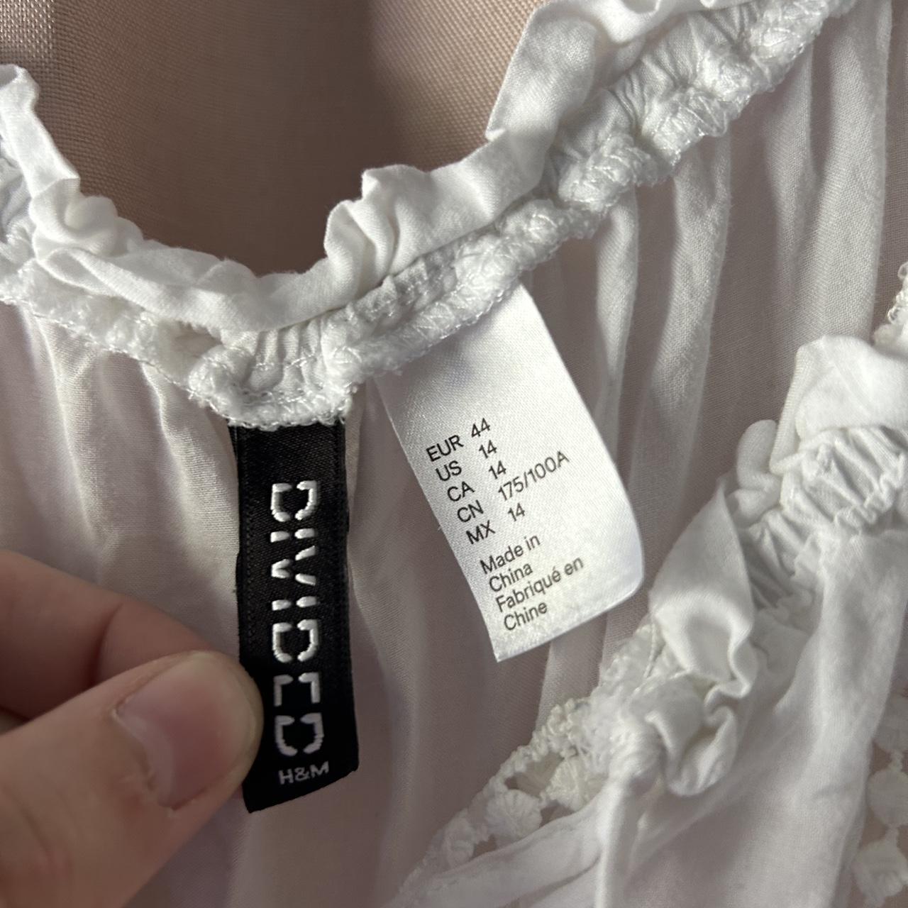 Cute h&m top Cut out shoulder detail Cropped fit... Depop