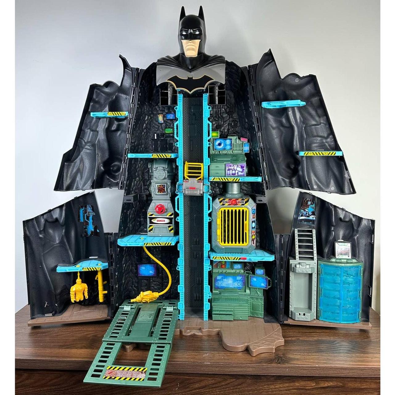 Batman Bat-Tech Batcave , high quality Giant Transforming Playset