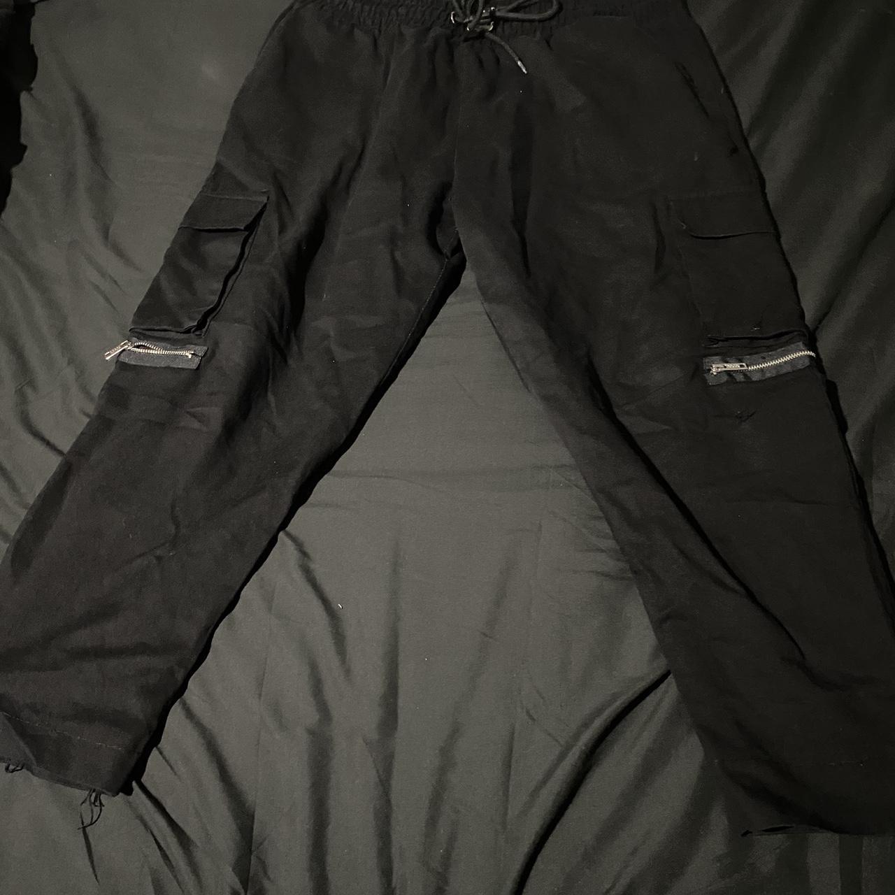 Black cargo pants - Depop