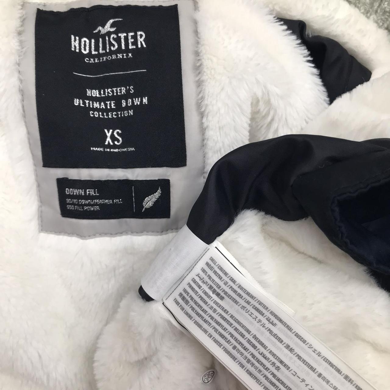 Hollister blue winter jacket wrongly labeled as XS - Depop