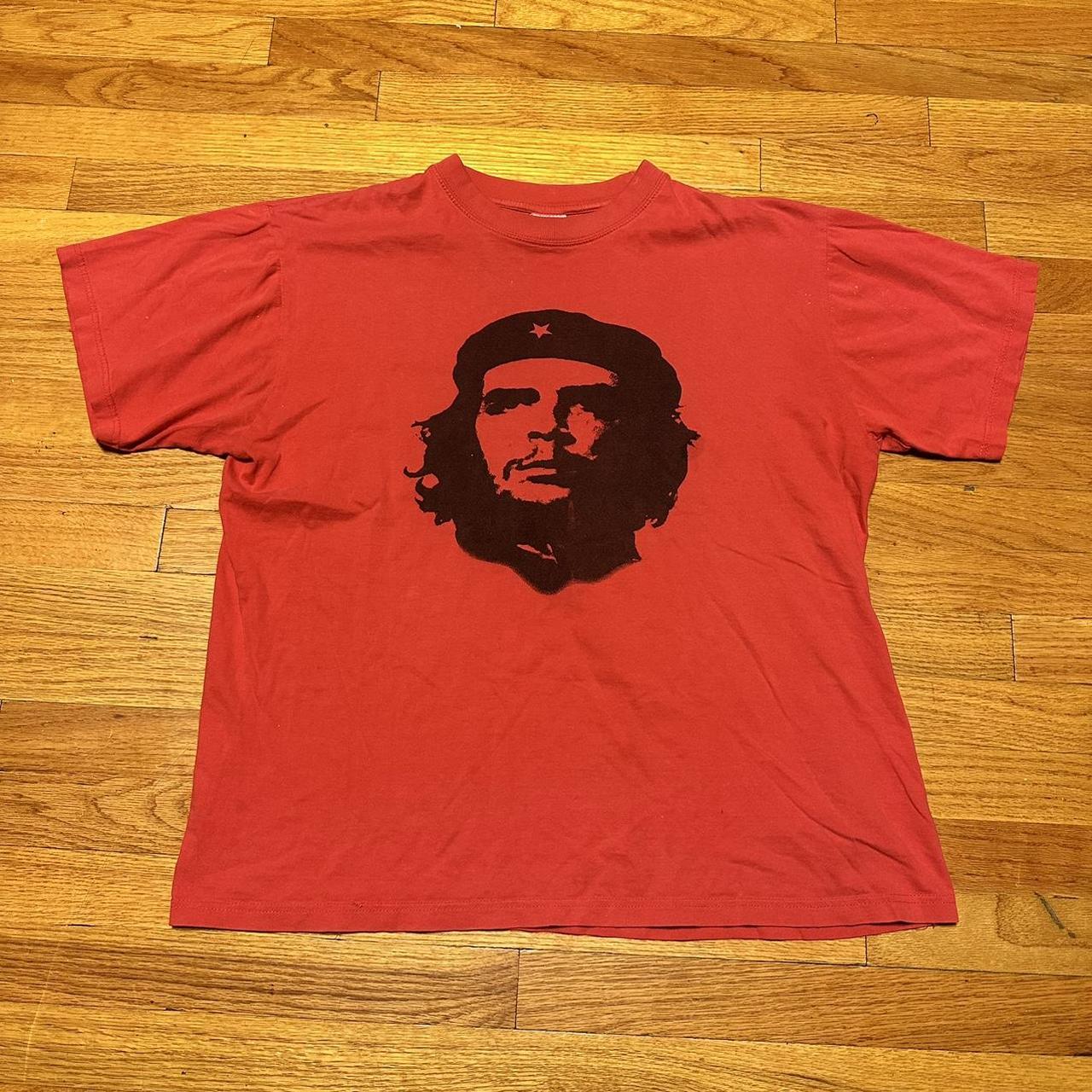 Vintage red Che Guevara tee, fits like a medium but - Depop