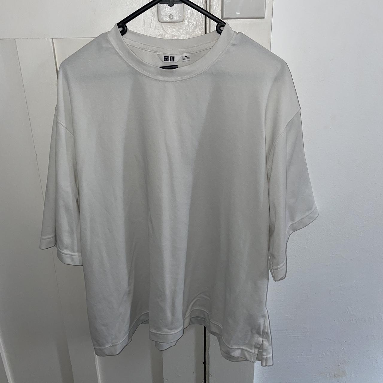 Uniqlo white boxy fit tee Worn once - Depop
