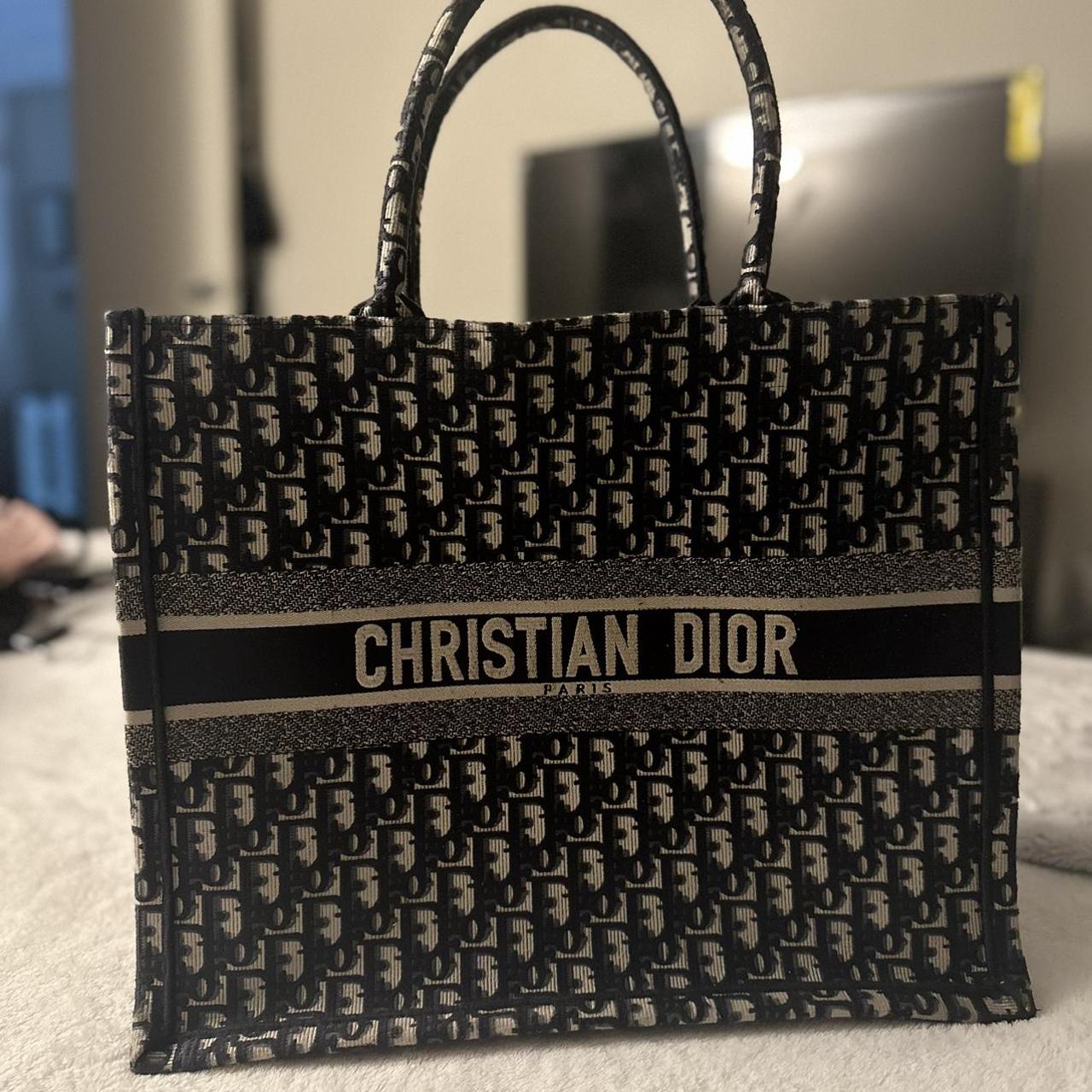 Dior handbag - Depop