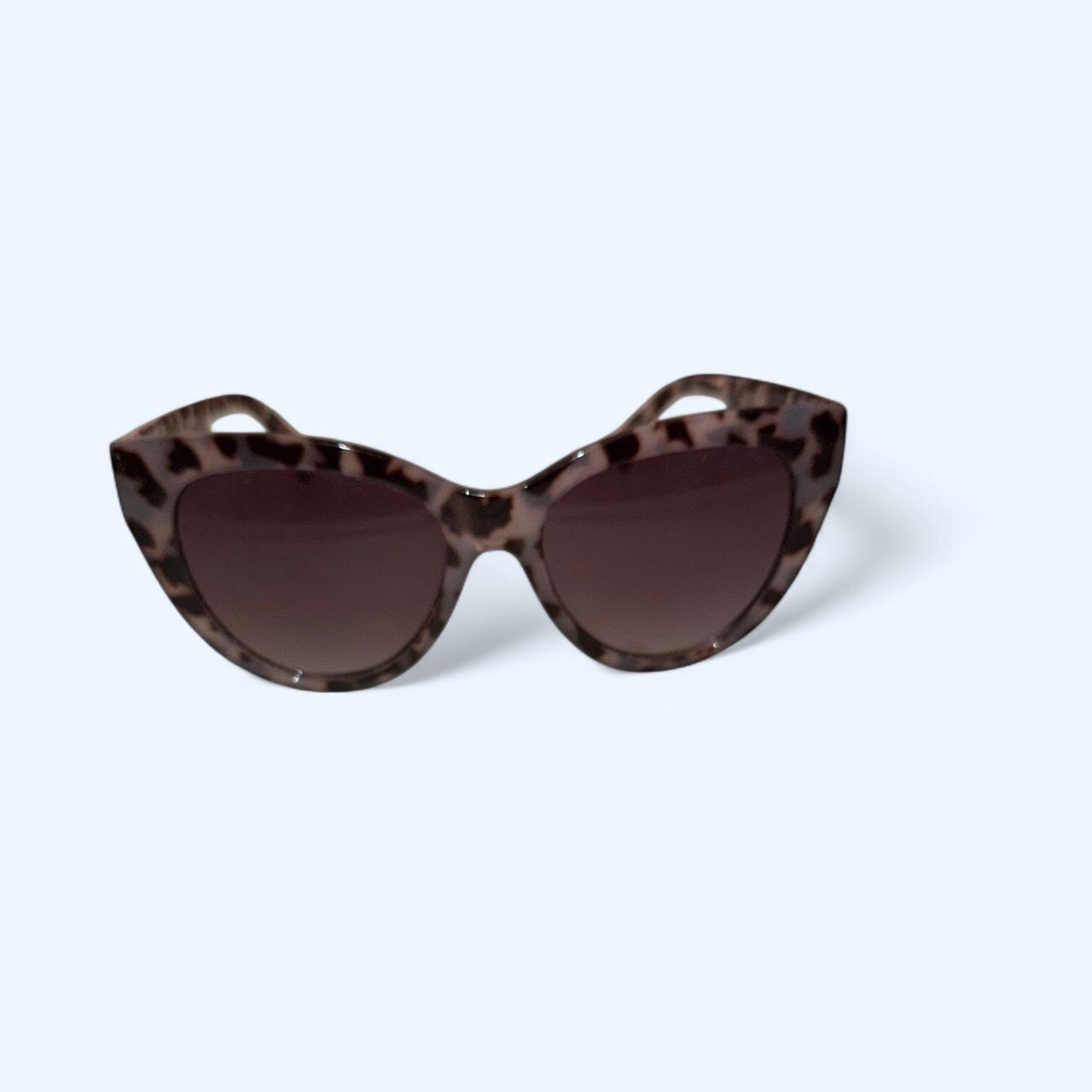 item listed by thriftyshopper_91