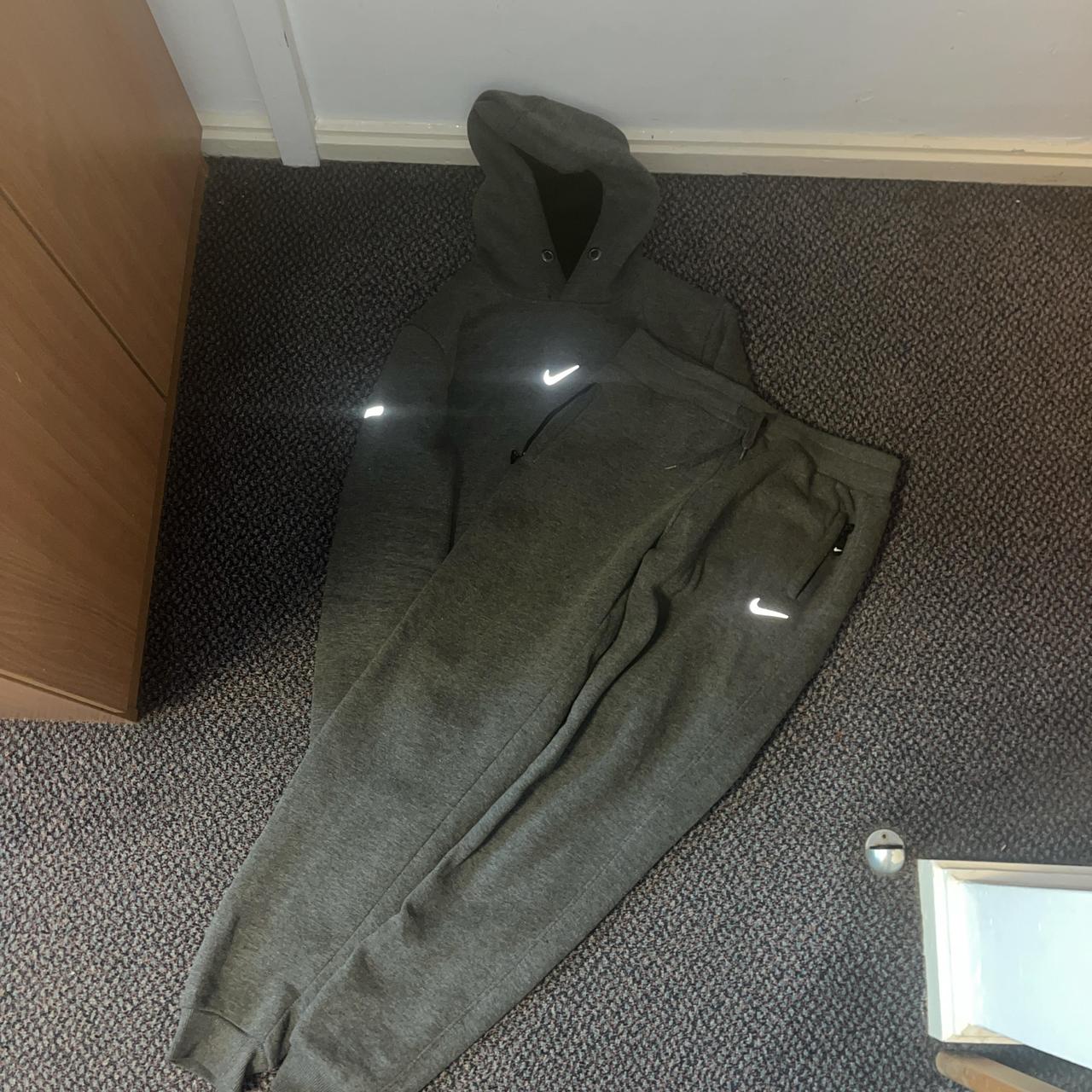 mens dark grey nike tracksuit