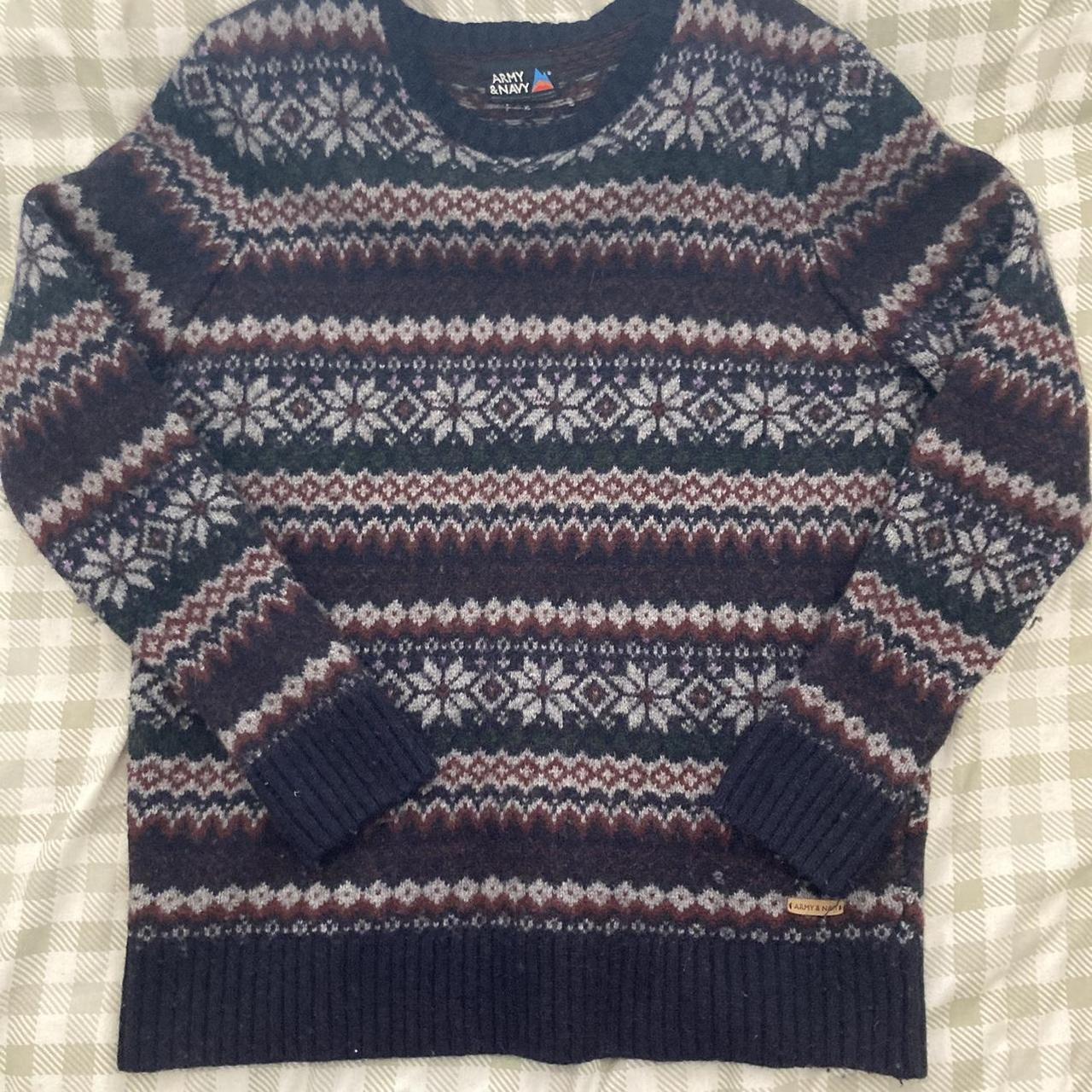 army and navy thick patterned jumper the cutest... - Depop