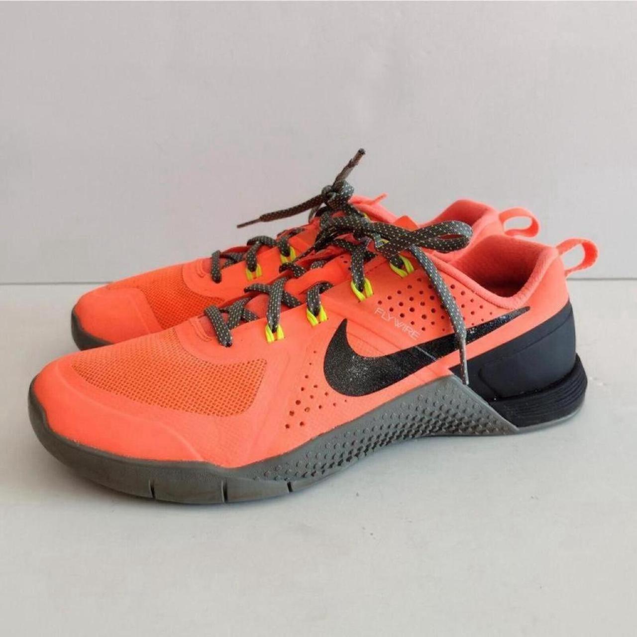 Nike on sale flywire orange