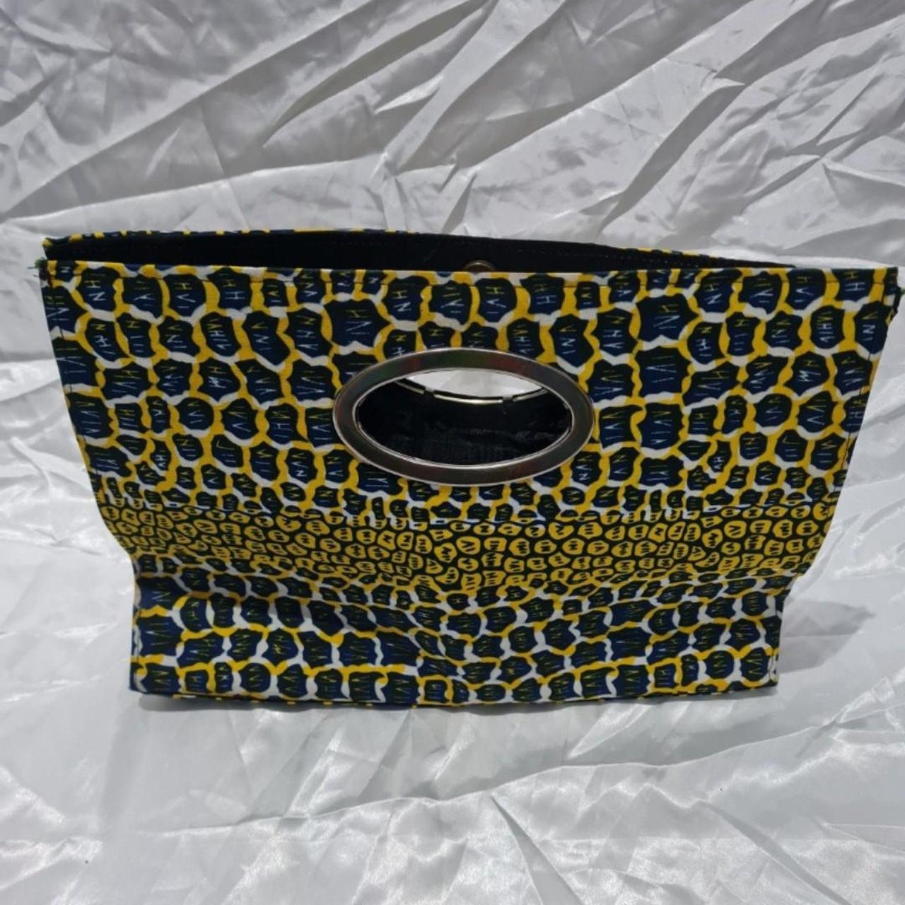 item listed by favourgalore