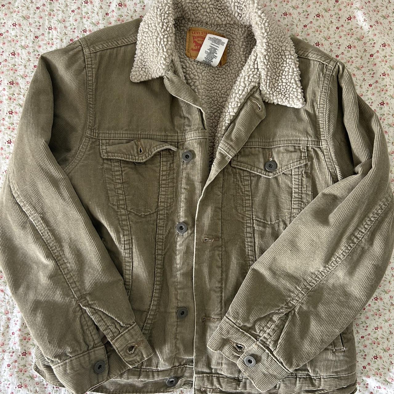 Vintage corduroy Levi’s jacket fits size small - Depop