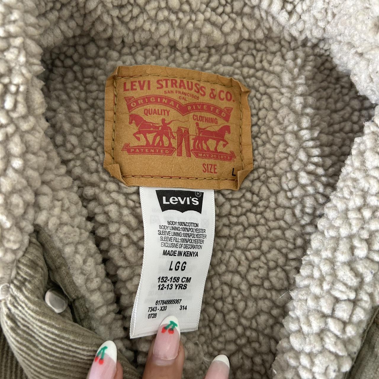 Vintage corduroy Levi’s jacket fits size small - Depop