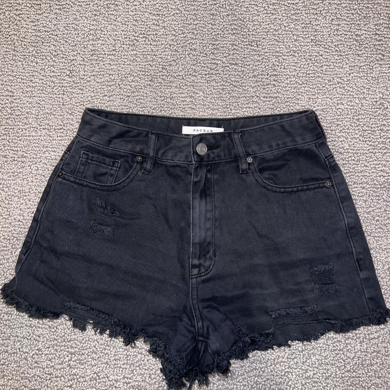 item listed by bellaolivierii