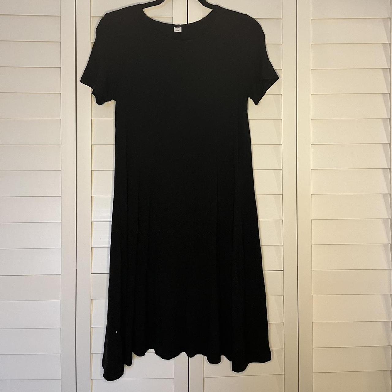 Old Navy black basic swing dress Size... Depop
