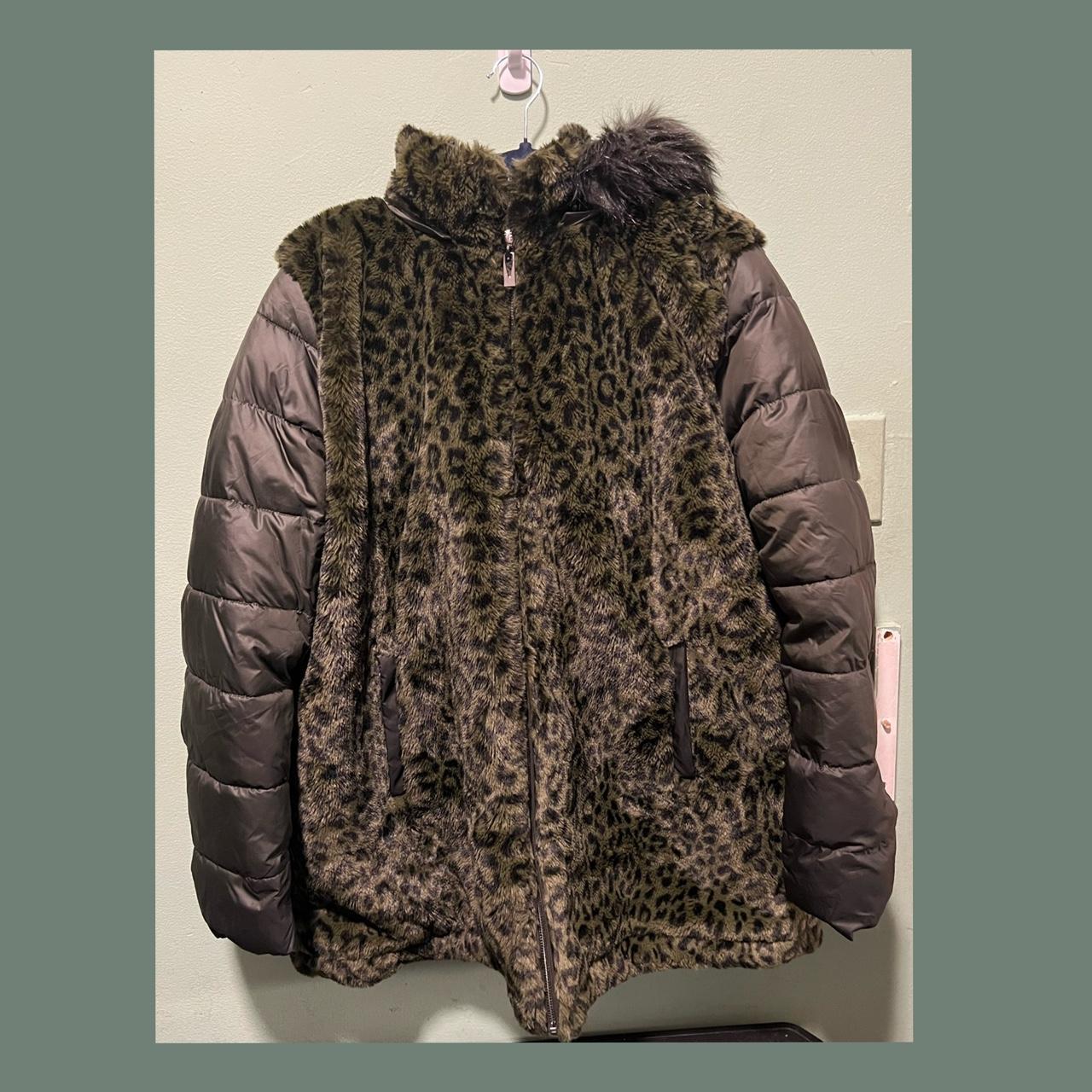 Via spiga leopard print coat Gorgeous and super. Depop