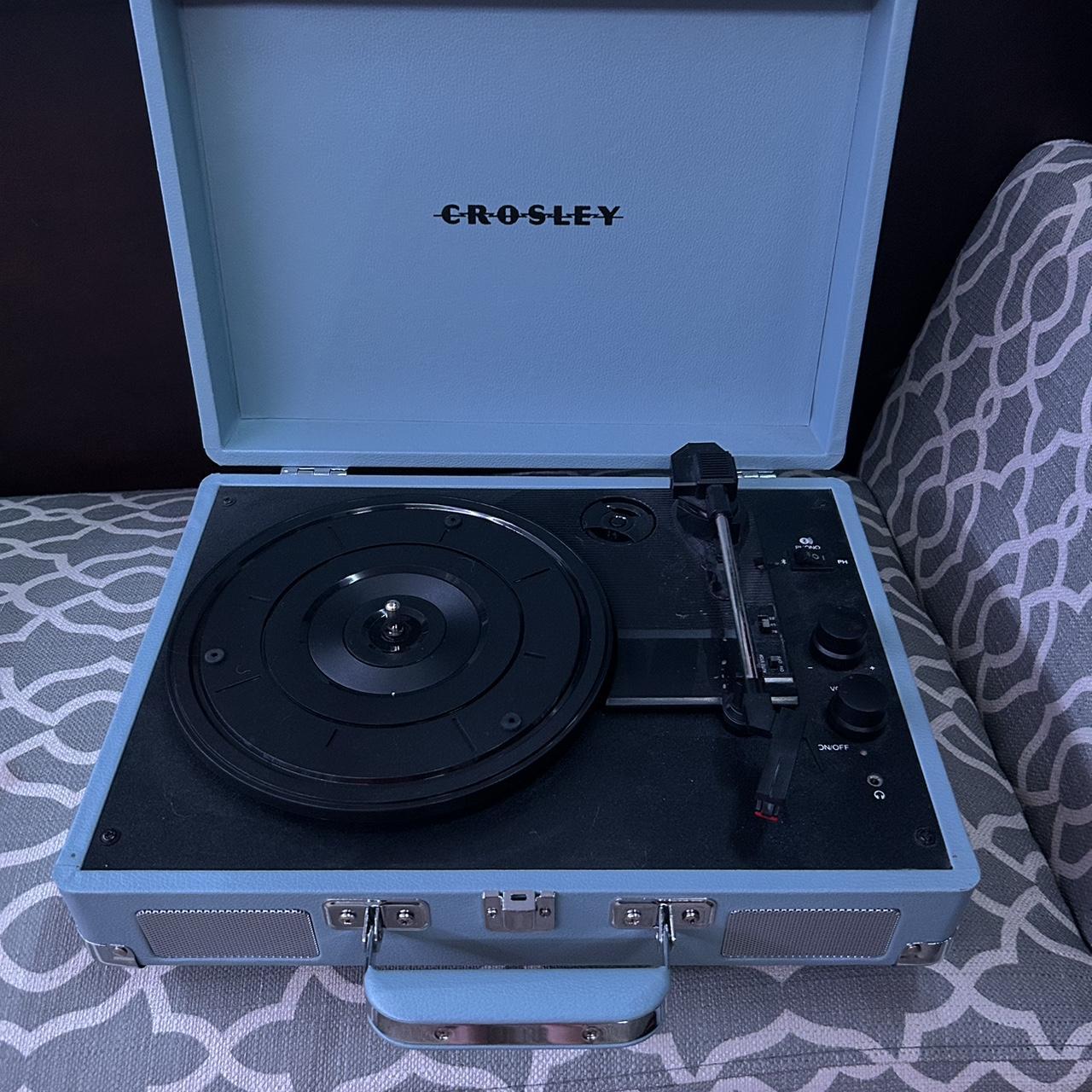 BROKEN crosley record player selling purely for... Depop