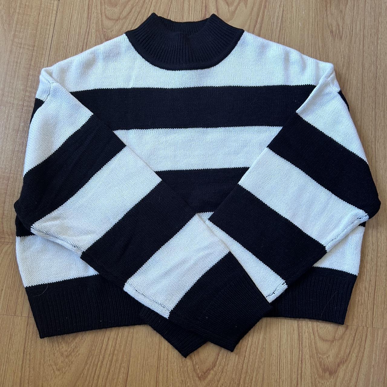 H&M Women's Black and White Jumper | Depop