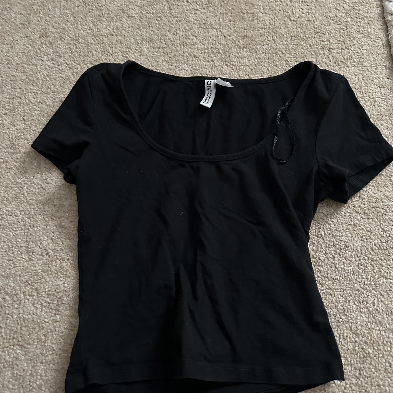 H and M crop top 9sgd- 5 pounds - Depop