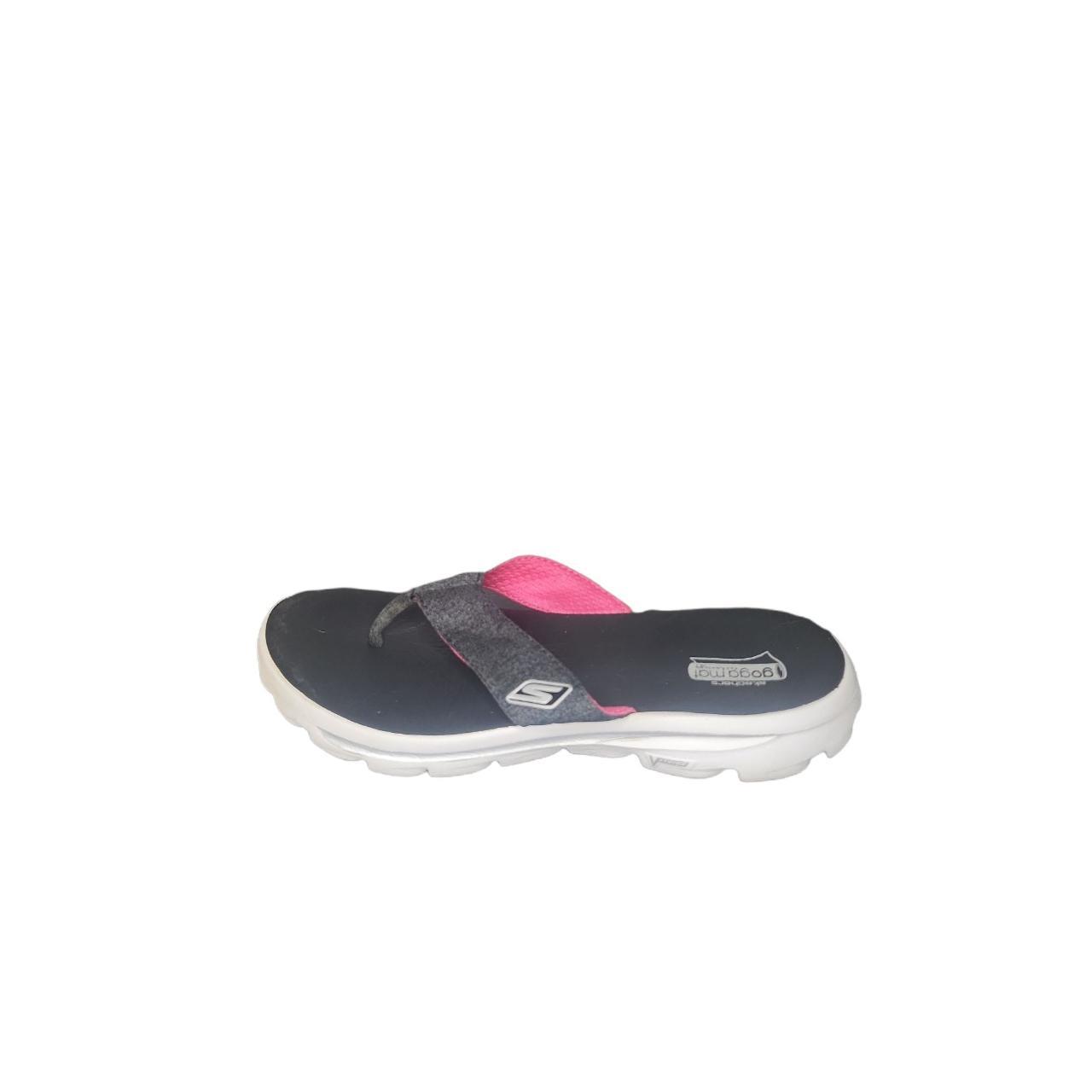 Skechers solstice sale flip flops