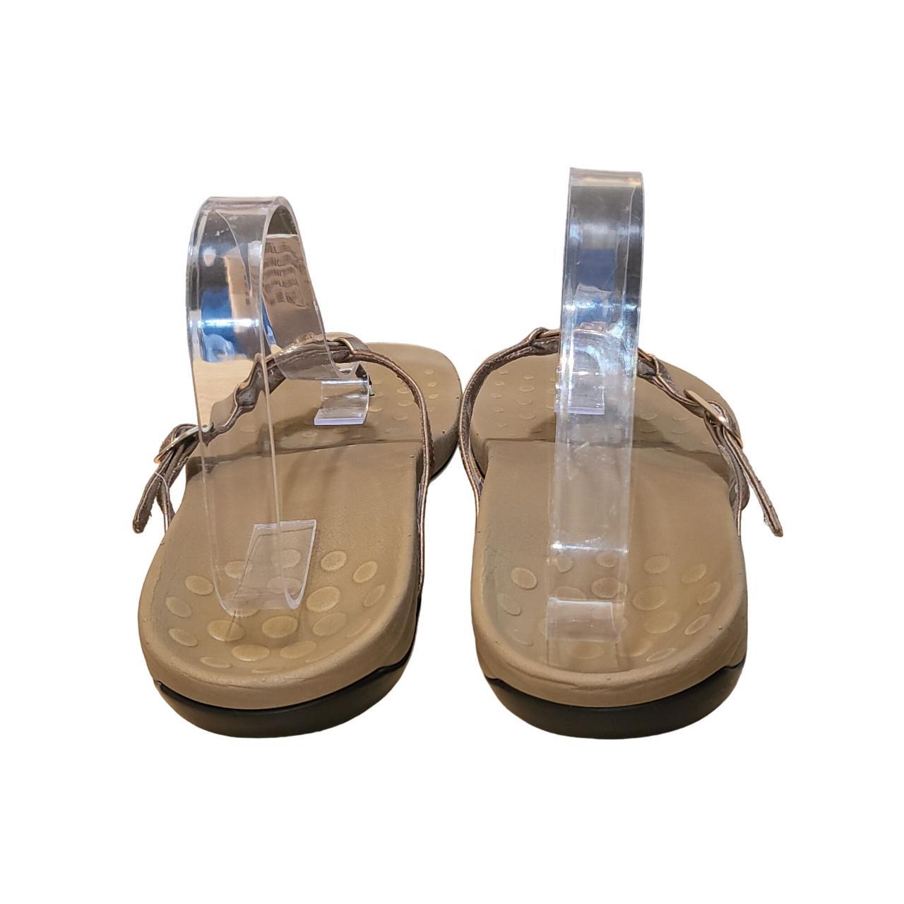 vionic thong with buckle