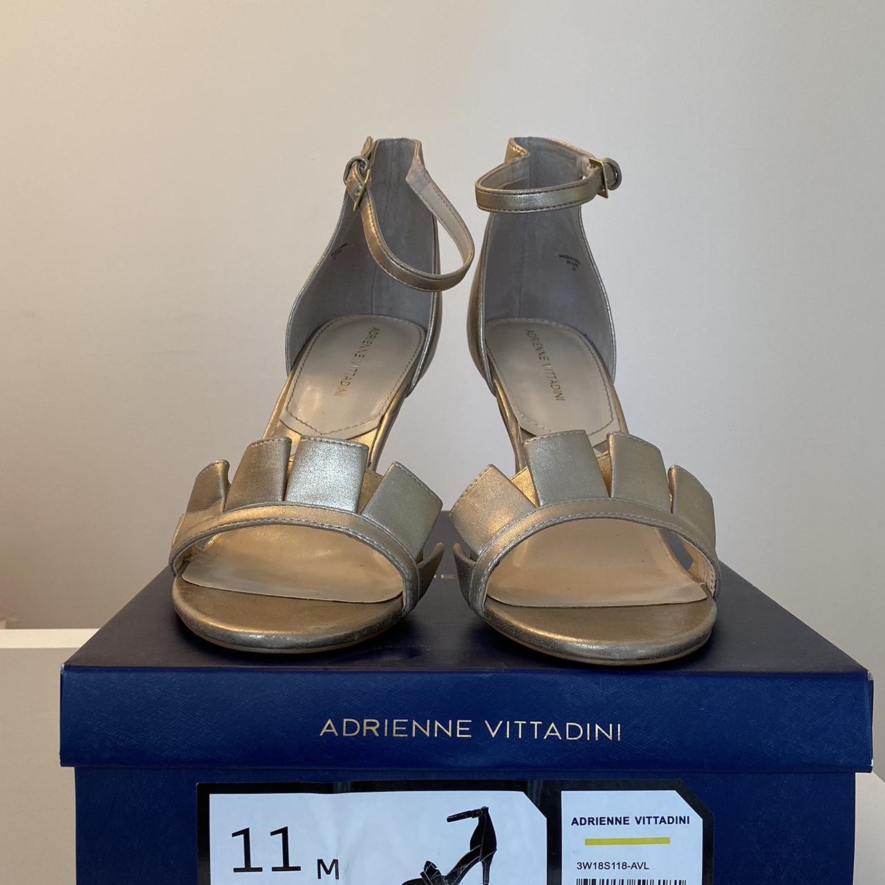 Adrienne Vittadini gold heels These are a - Depop