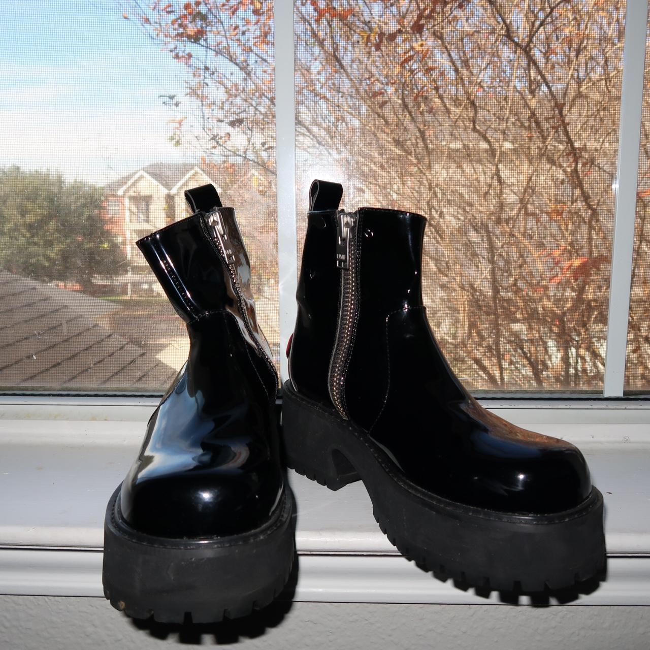 Dada on sale boots unif