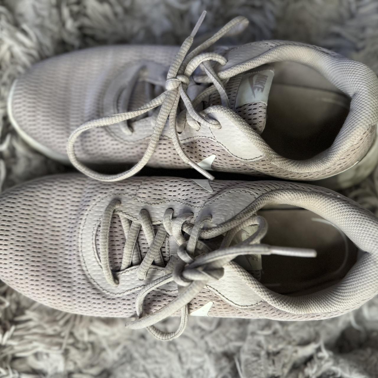 dusty pink nike shoes