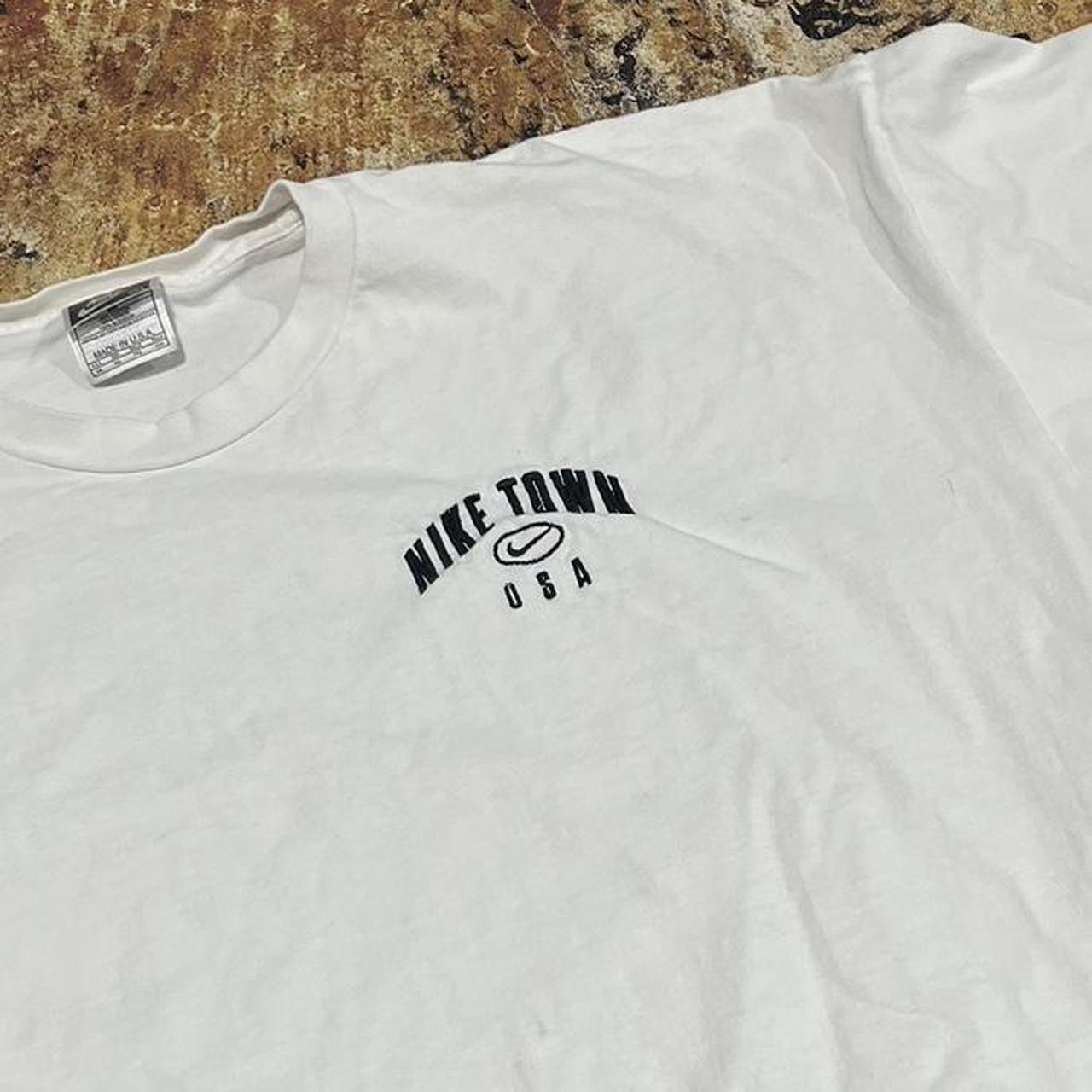 niketown t shirt