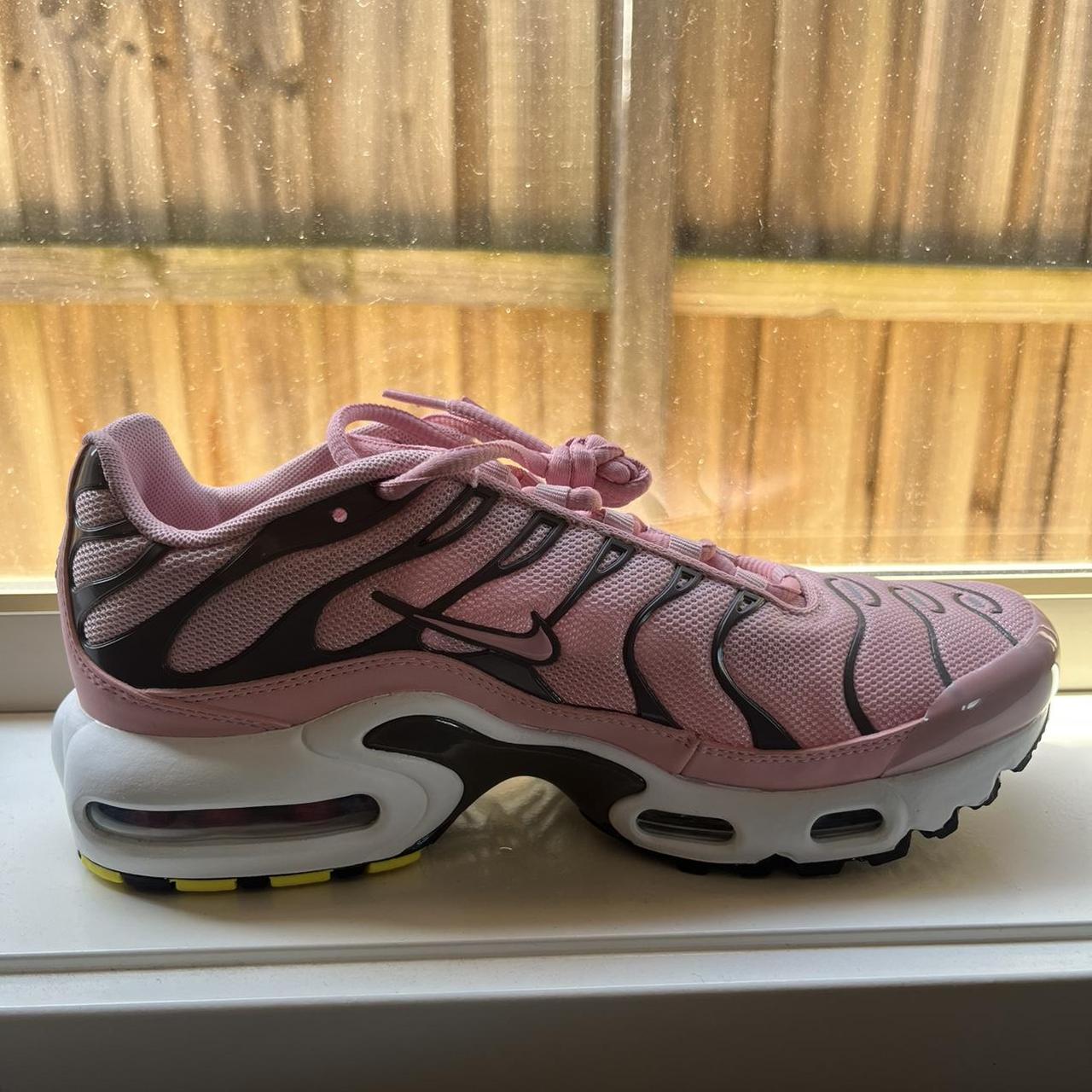 pink tns womens