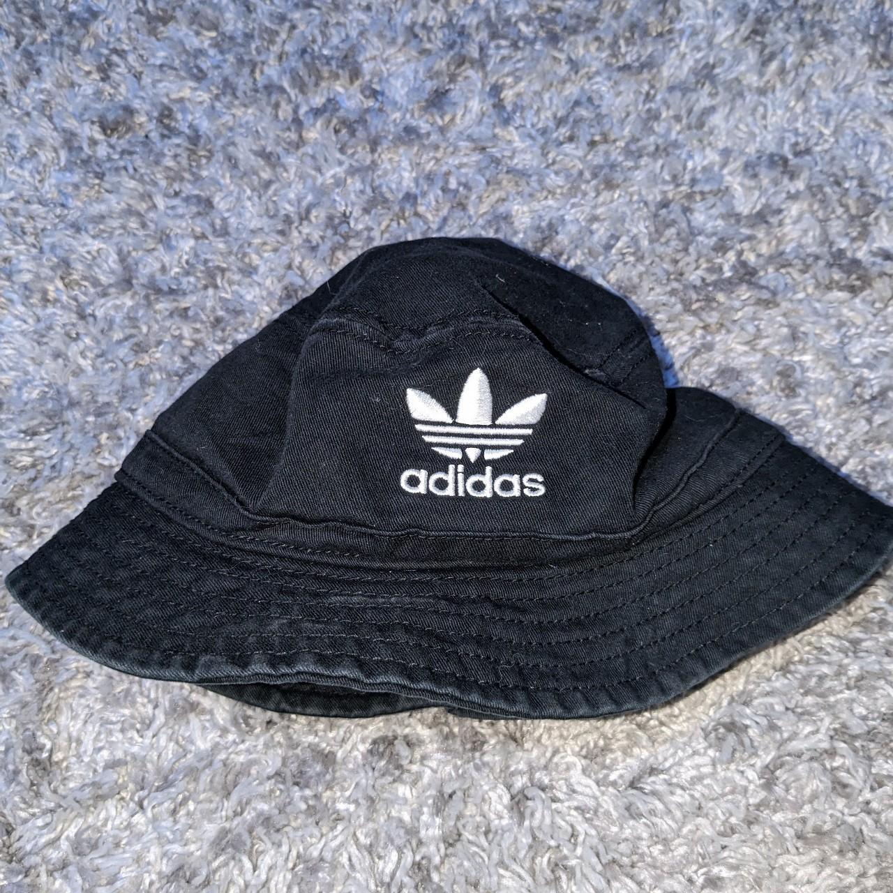 Men's Black and White Hat