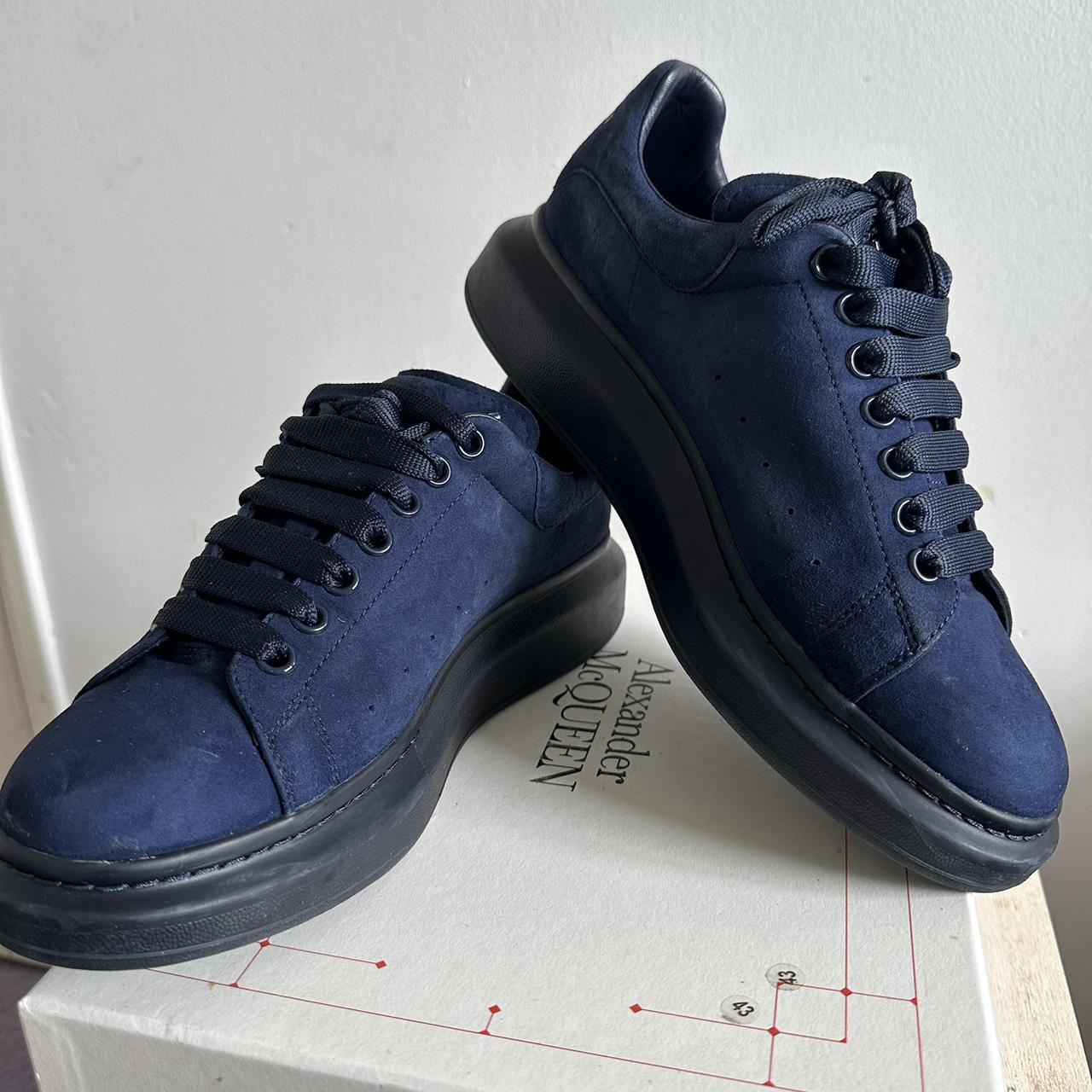 Alexander mcqueen hot sale navy trainers