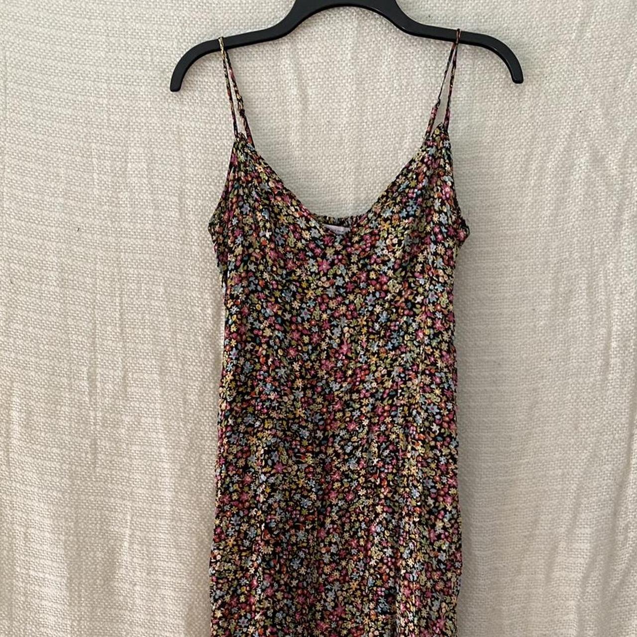 Zara Midi Floral Dress with triangle top size... - Depop