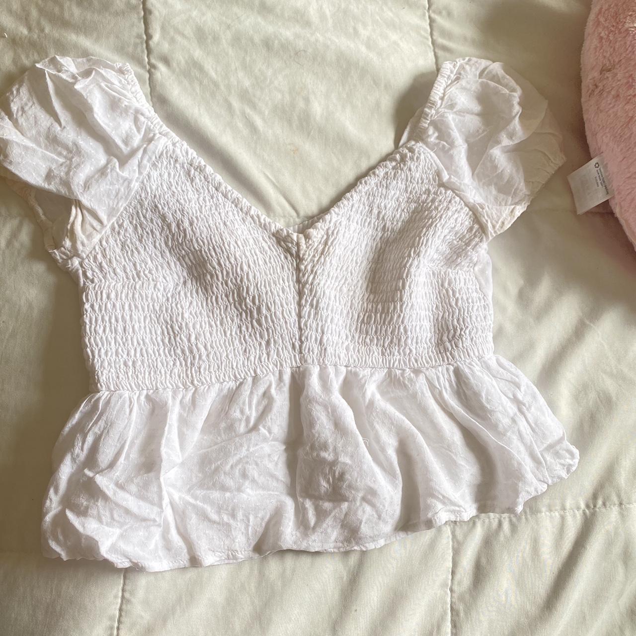 cute hollister summer top. size can fit xs/s. no... - Depop