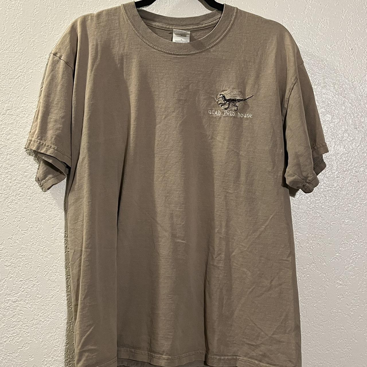 Gildan Men's Tan T-shirt | Depop