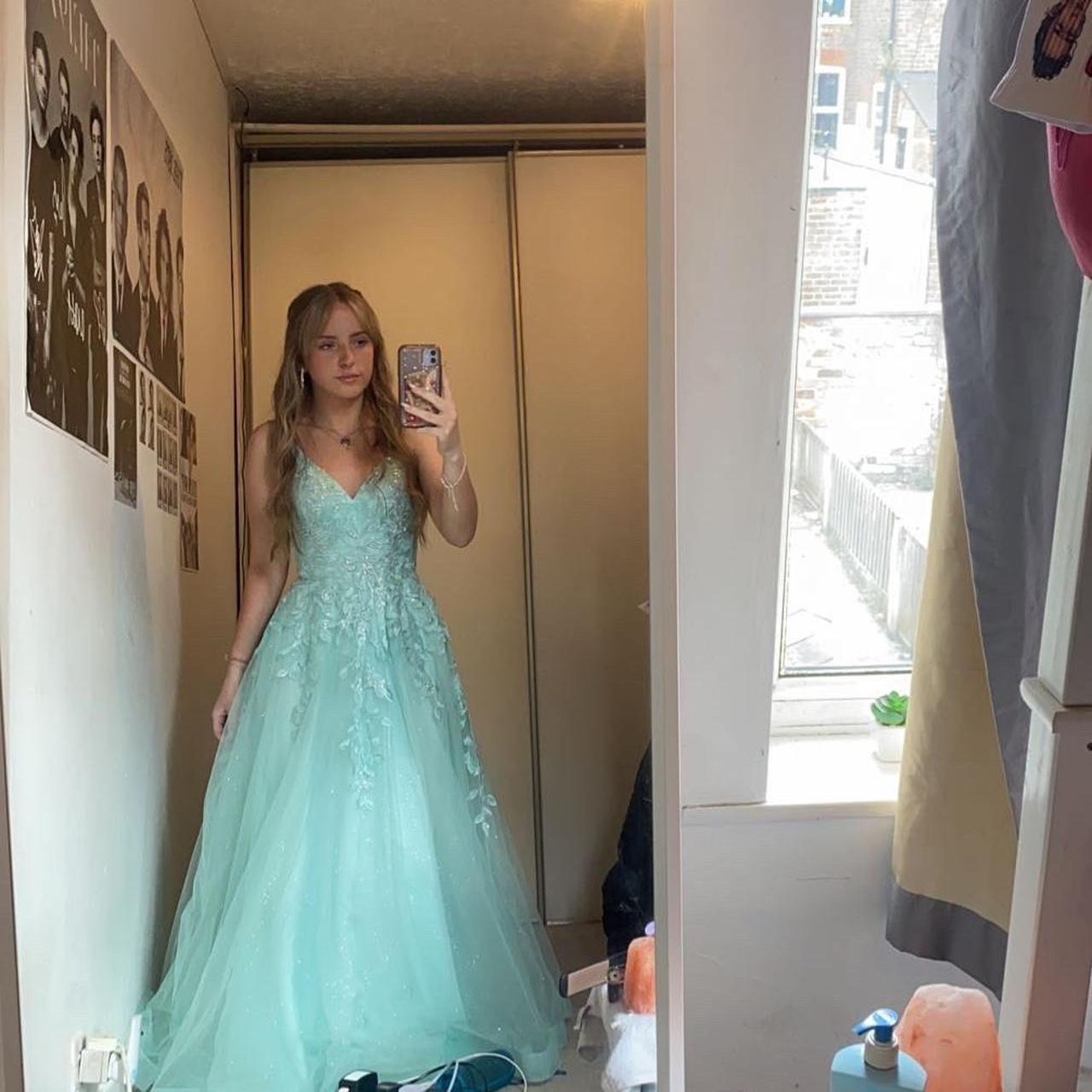 item listed by liliamorriss